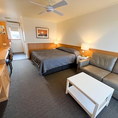 Summerhill Motor Inn (Adults Only) Merimbula Esterno foto