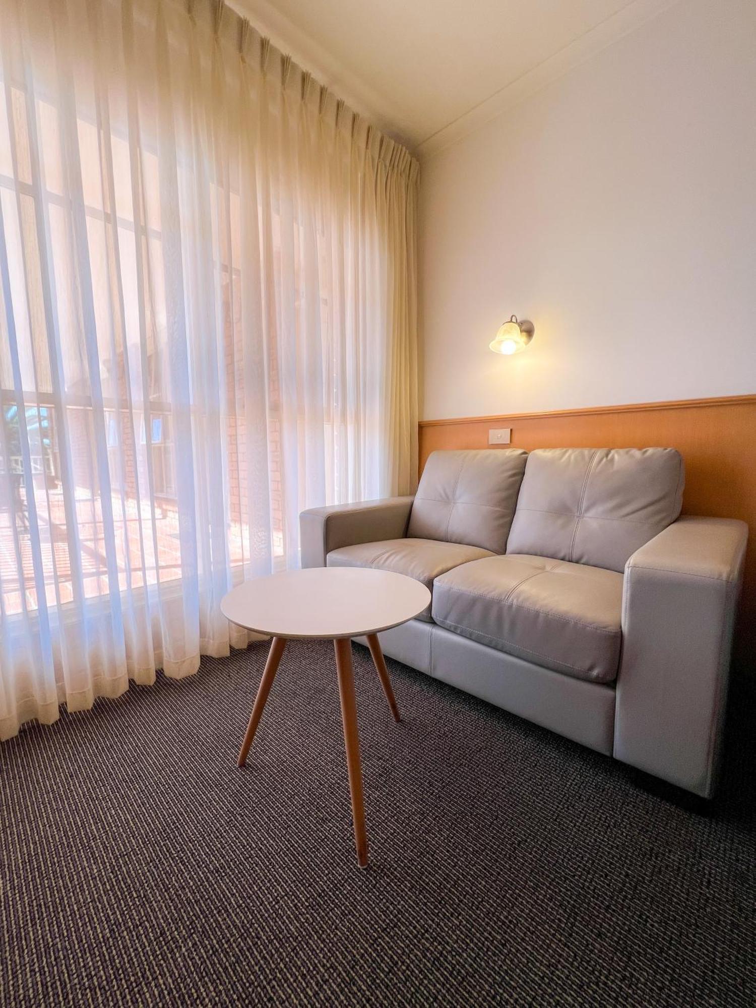 Summerhill Motor Inn (Adults Only) Merimbula Esterno foto