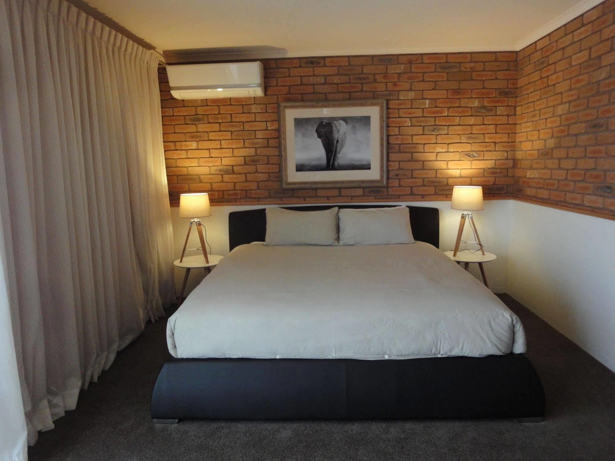 Summerhill Motor Inn (Adults Only) Merimbula Esterno foto